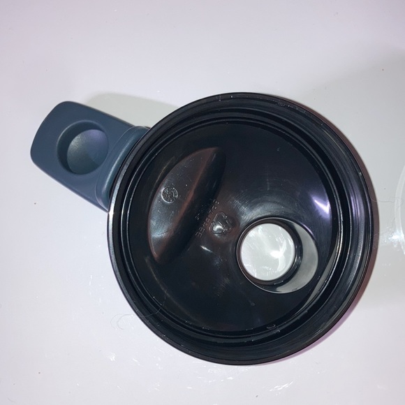 Blender Bottle Black Pro24 With Lid and Blender Ball - Picture 6 of 11